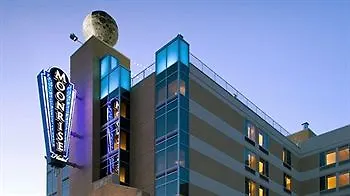 The Moonrise Hotel Saint Louis 4*,